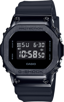 ساعة كاسيو جي شوك المعدنية ذات الوجه المربع للرجال (اسود) GM-5600B-1DR